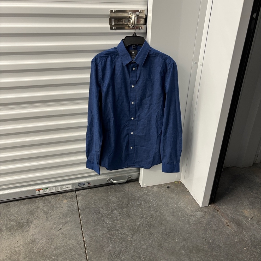 H&M Navy Casual Long Sleeves Button Down Dress Shirt Slim Fit Easy Iron Men’s S